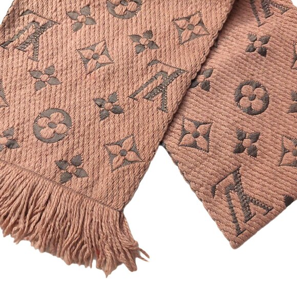 Louis Vuitton LV Dusty Rose Pink Gray Shine Monogram Logomania Scarf Pre-Owned - Picture 7 of 13